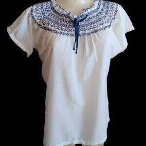 Women's Medium Vintage 70's Peasant Blouse Embroidery Ruffled Neckline Festival